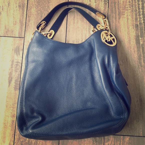 MK Purse - Picture 1 of 6